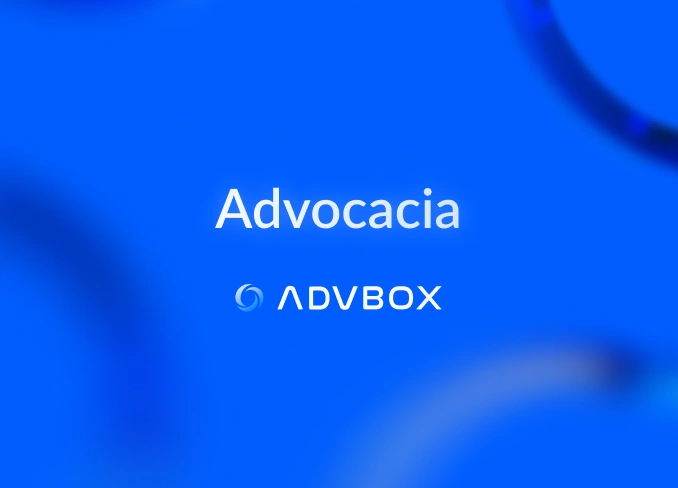 Imagem de capa da categoria Advocacia do blog ADVBOX, com fundo azul em degradê e o logotipo da ADVBOX em destaque.